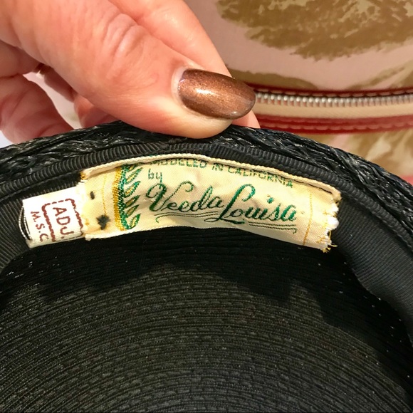 Simple yet elegant hat - Picture 7 of 7